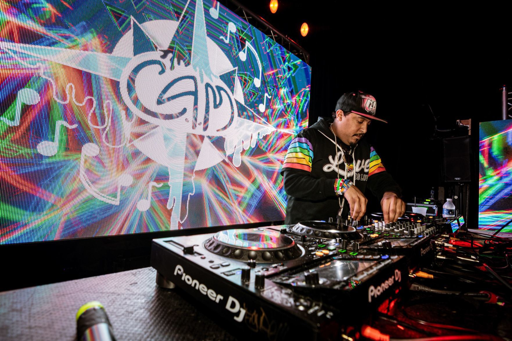 Cam Liquid DJ